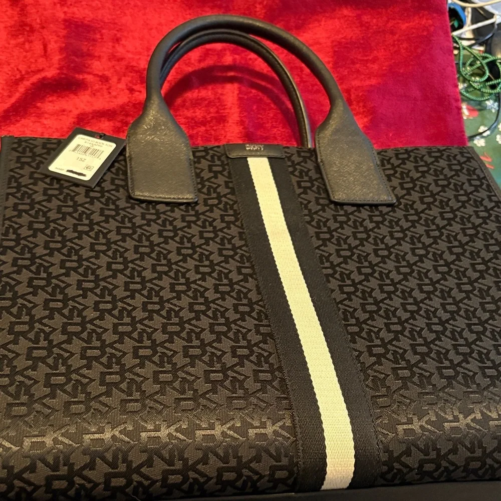DKNY Black and White tote Bag with tags new never used immaculate